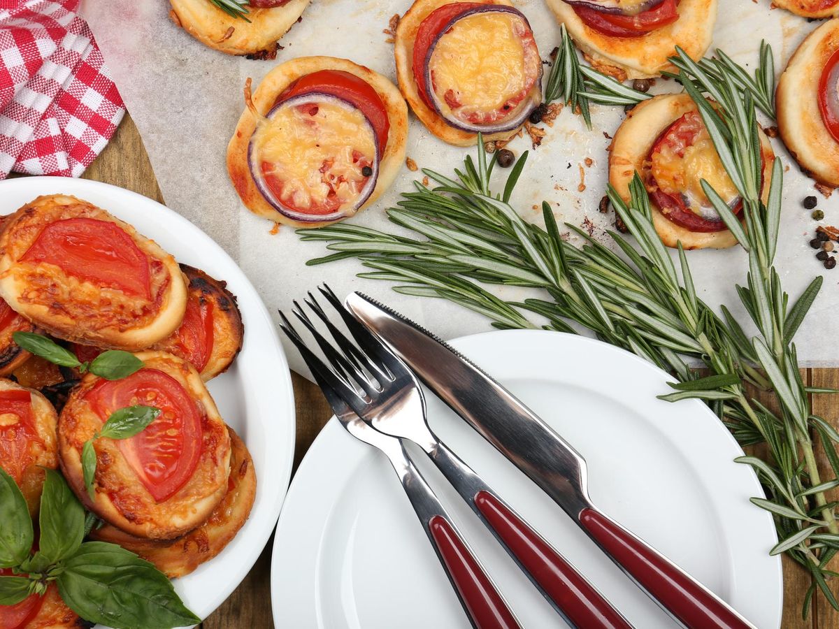 Porównanie kuchni włoskiej i polskiej w pizza barach – autentyczność kontra lokalna adaptacja